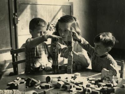 Attività dei bambini, 1947